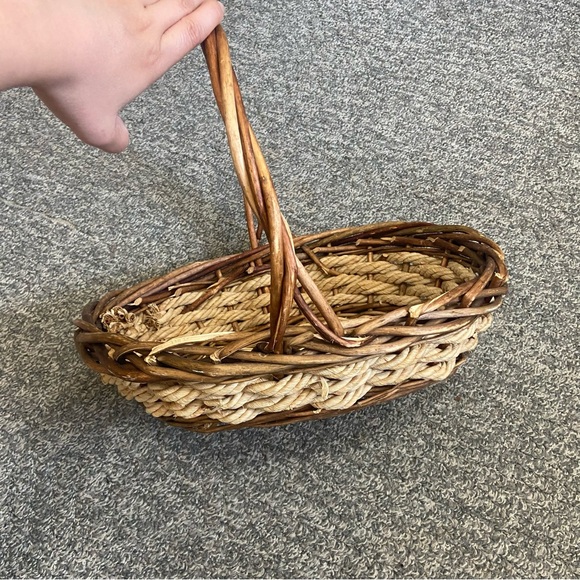 Basket - Picture 4 of 4